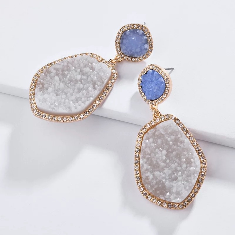 👗 Anthropologie Quartz Drop Earrings in Blue